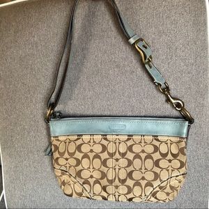COACH Classic Signature Shoulder Bag